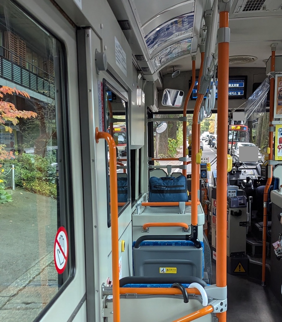 東海バス車内