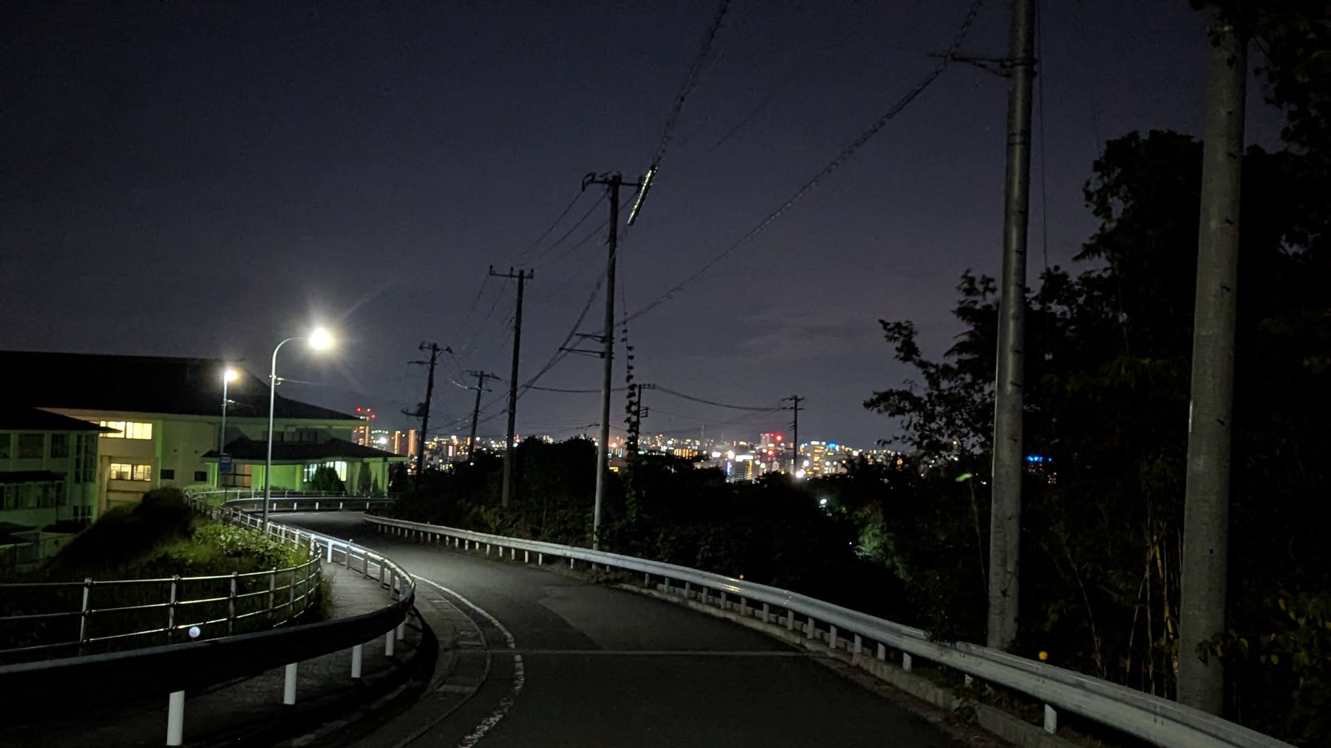 街灯のある町に出て安心した場所